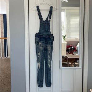Junior’s Denim Skinny Jean Overalls (new)